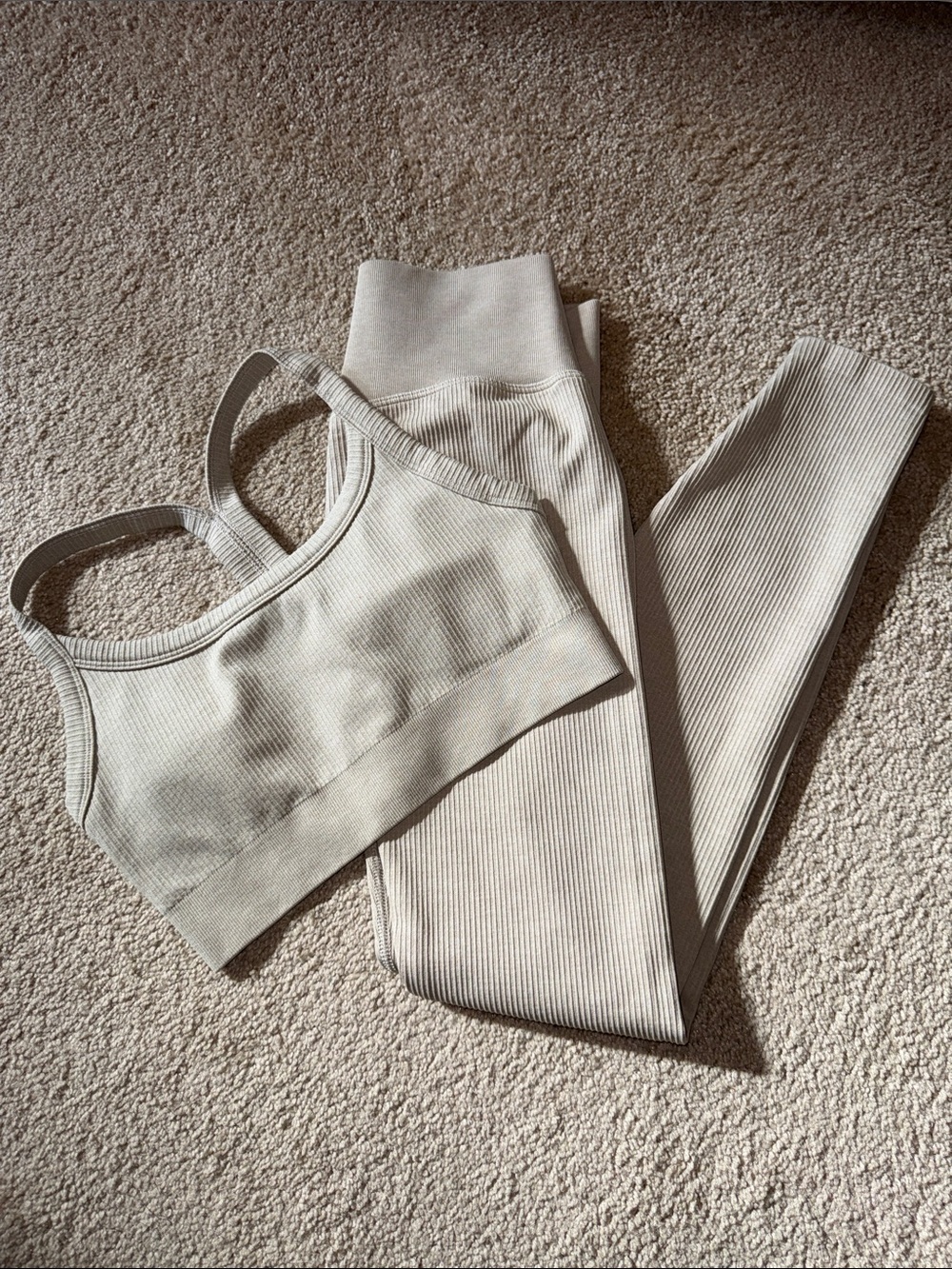 HM Move Ribbed Sports Bra and Legging Set — Sand